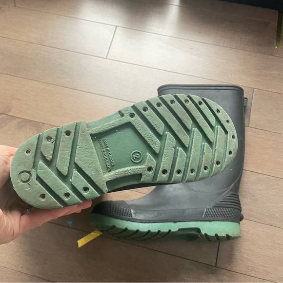 Kids Black and Green Rain Boots Rainboot US 3 - Picture 2 of 10